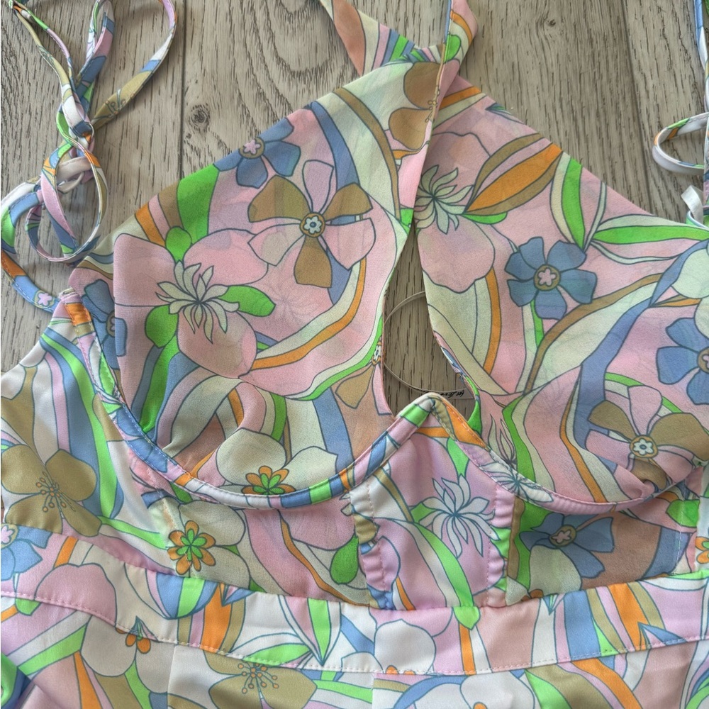 Floral crossover for love and lemons Dress - Picture 10 of 10